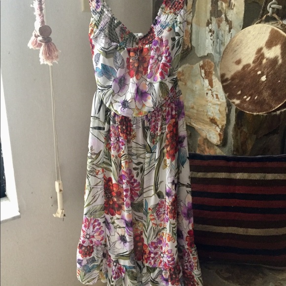 Flowy Strapless Summer Dress - Picture 7 of 7